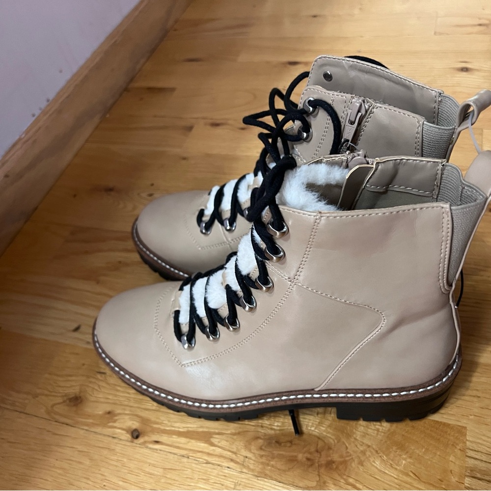 Stylish Beige Women's Boots